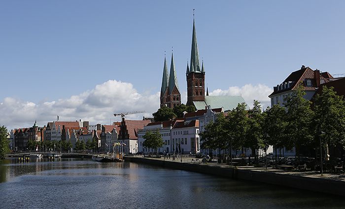 Przewozy Autokarowe z Paryża do Lubeki